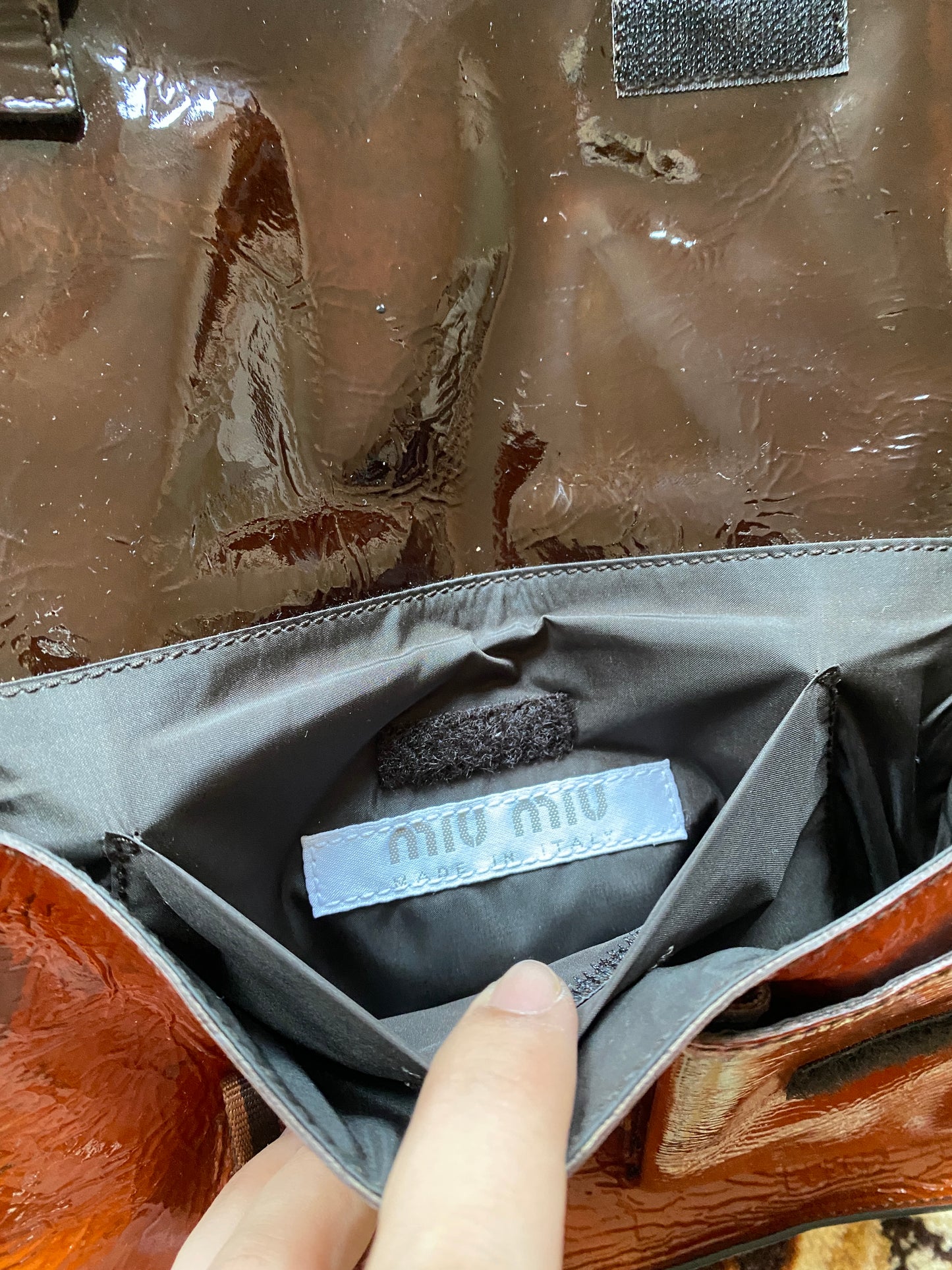 MIU MIU 90s ORANGE PATTENT LEATHER HANDBAG