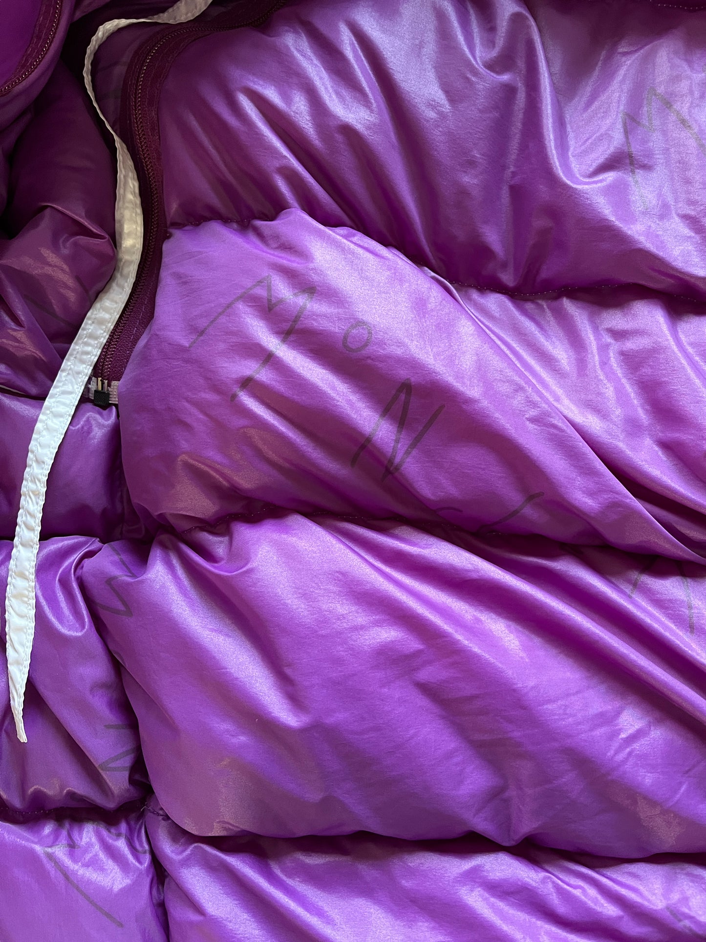 MONCLER PUFFER JACKET/VEST (L)