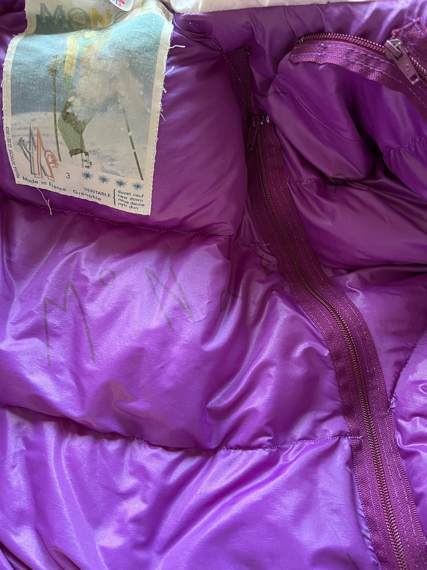 MONCLER PUFFER JACKET/VEST (L)