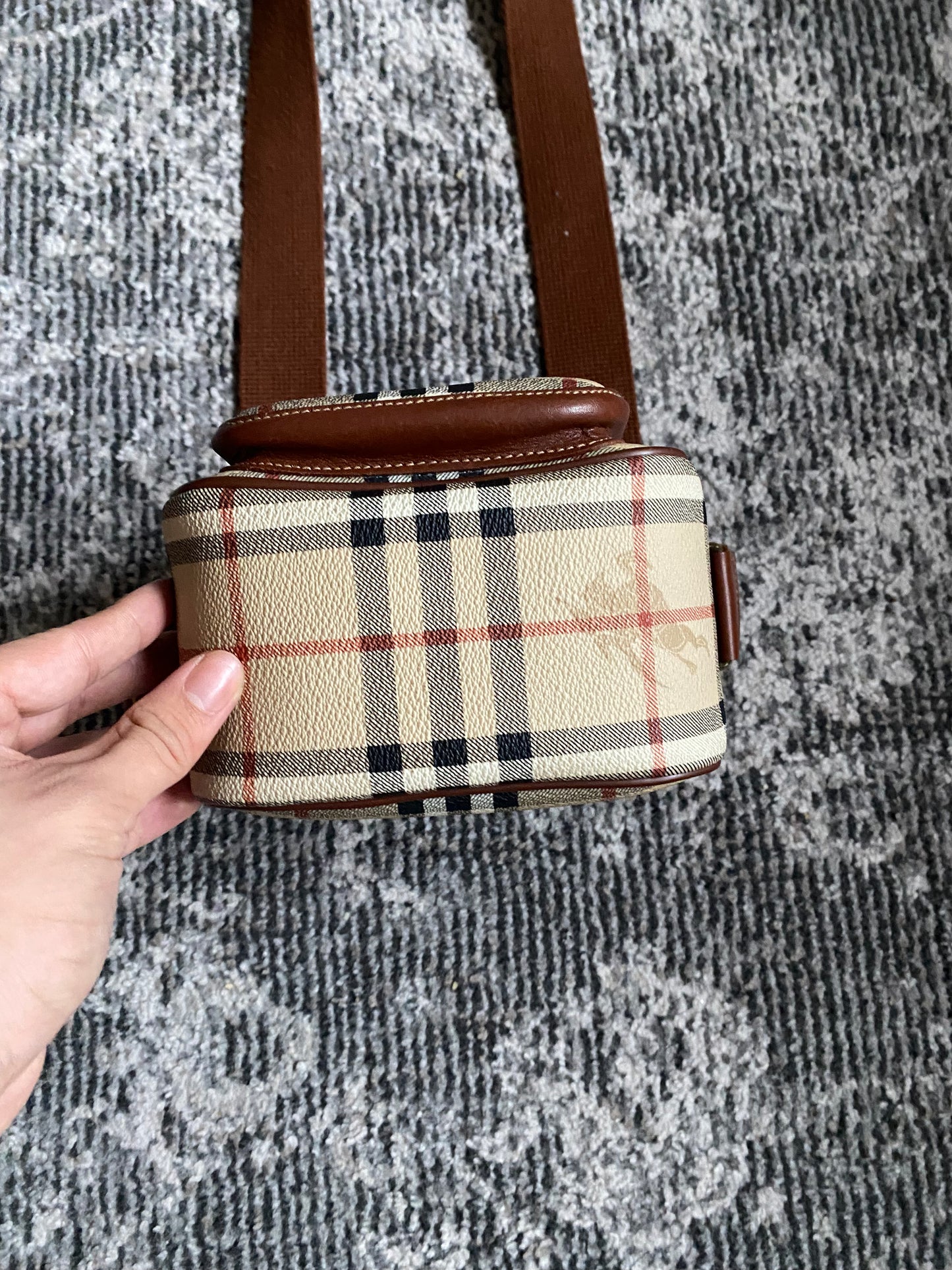 BURBERRYS MINI SHOULDER BAG