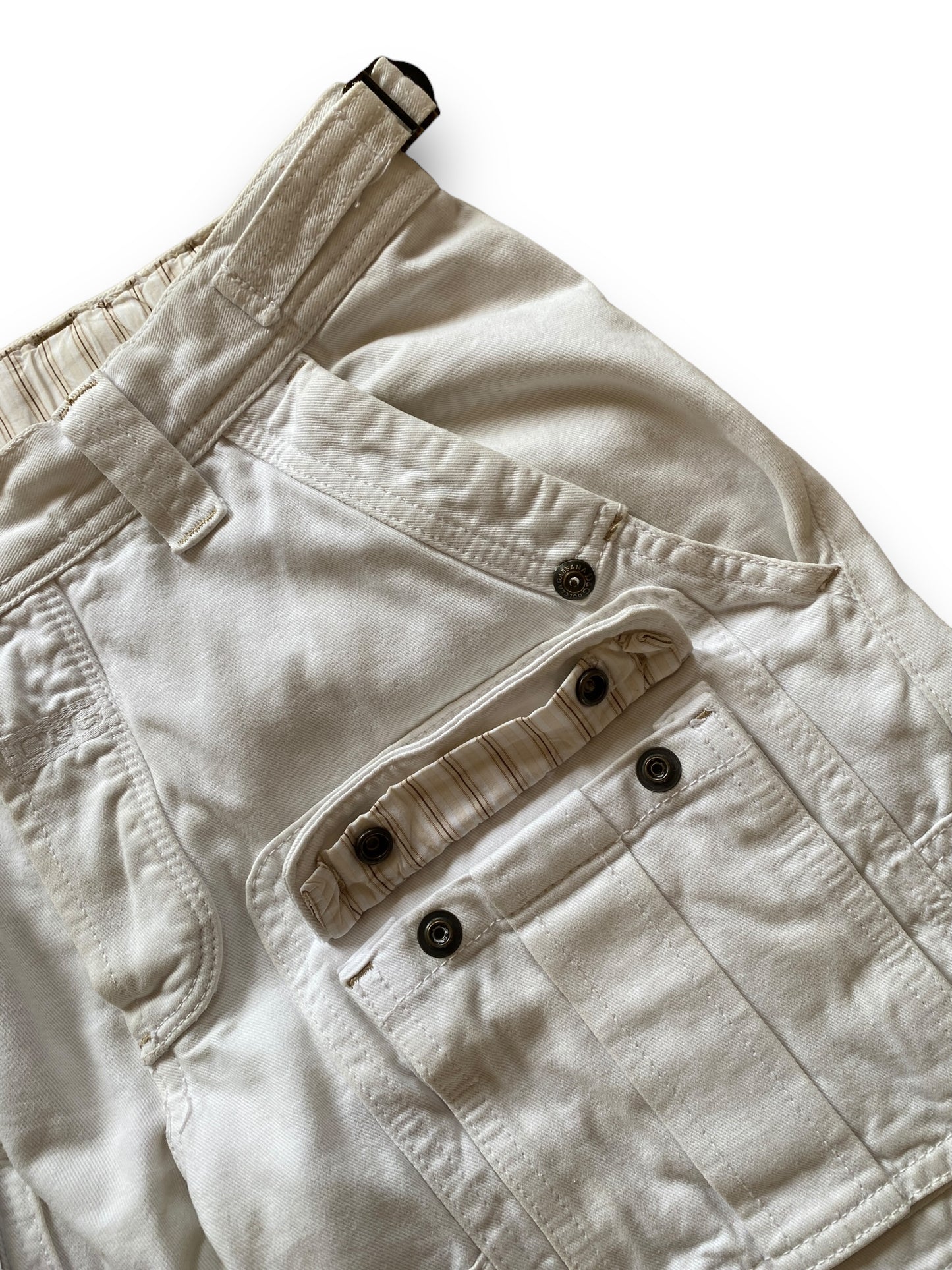 D&G WHITE SHORT FRONT CARGO POCKETS