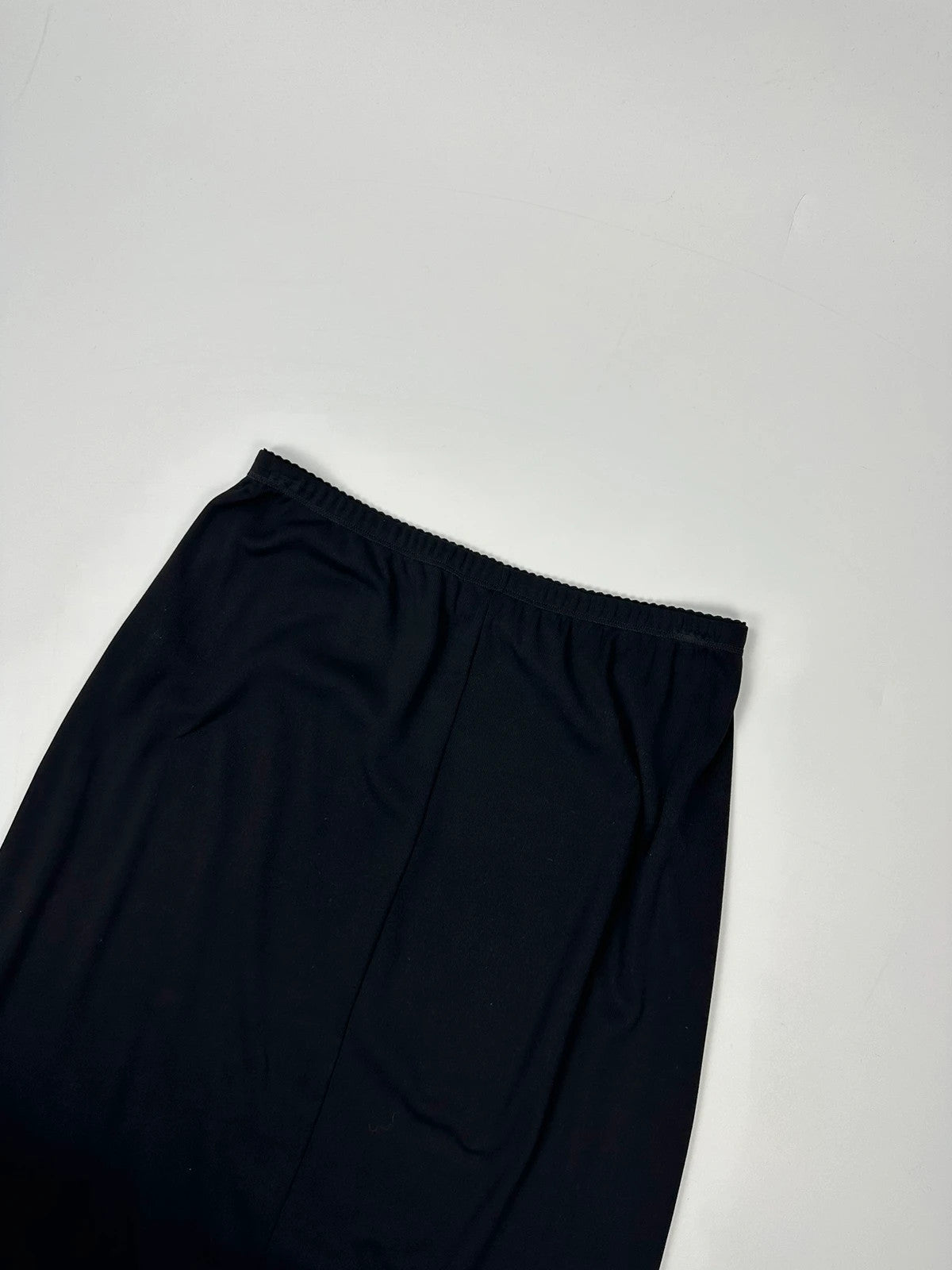 Marithé Francois Girbaud black two-piece set with light elastic waist and minimalist design.