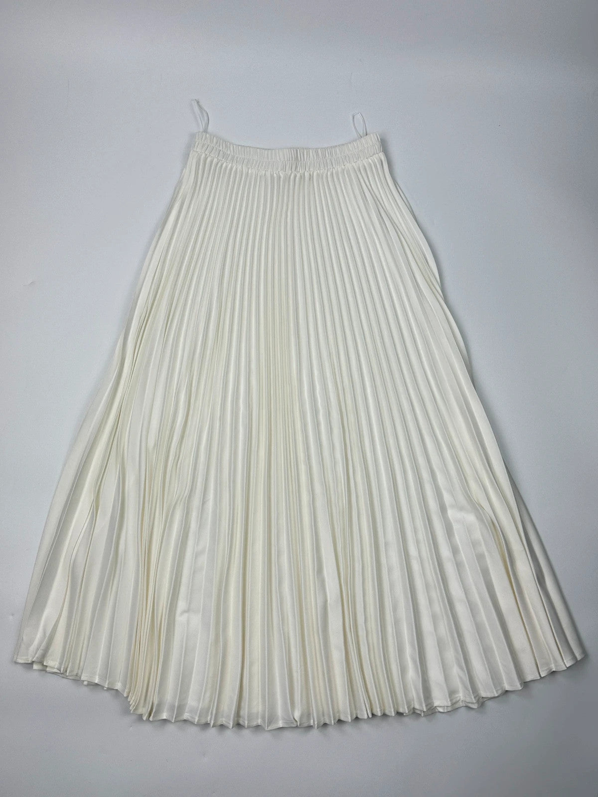 Plein Sud white long pleated skirt with elastic waistband, vintage 2000s style.