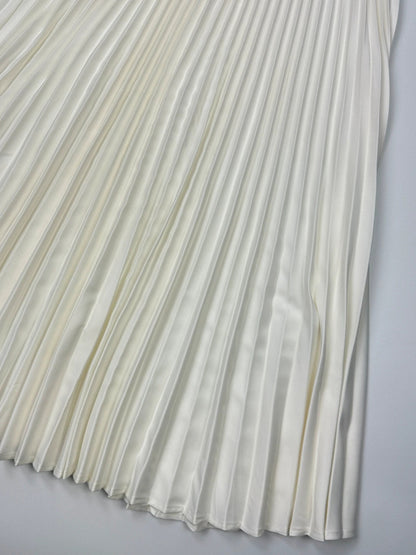 Plein Sud white long pleated skirt with elastic waistband, vintage 2000s style.