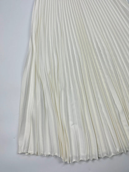 Plein Sud white long pleated skirt with elastic waistband, vintage 2000s style.