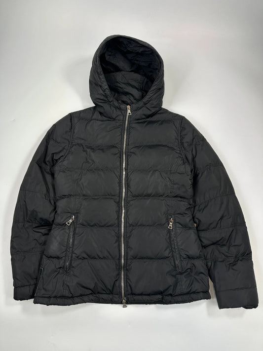 Prada black fitted nylon down puffer jacket with hood and logo detail.