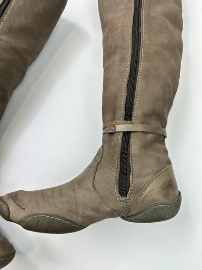 Marithé François Girbaud khaki brown leather knee-high boots with straps and vintage design.