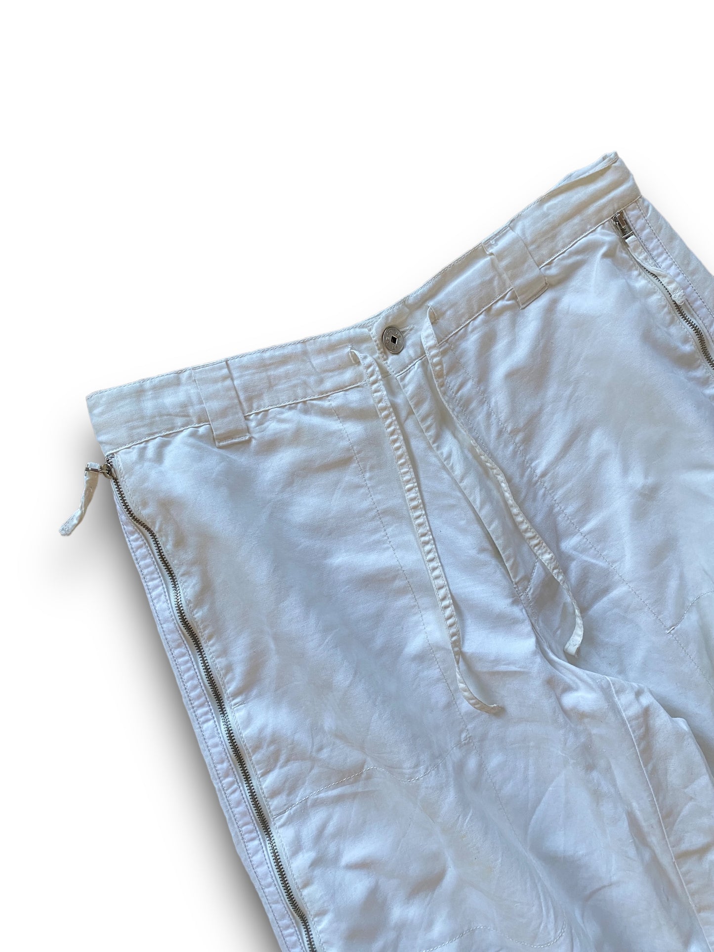 MFG WHITE BAGGY PARACHUTE PANTS (M-L)