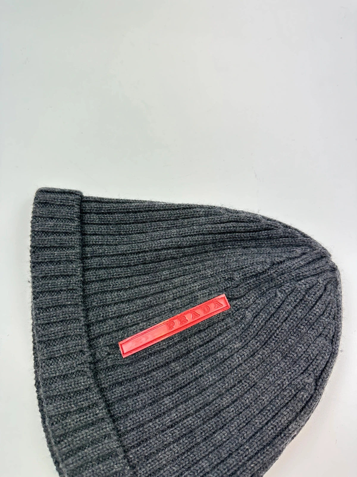 Prada Sport 00’s Grey Ribbed Wool Beanie RedTab