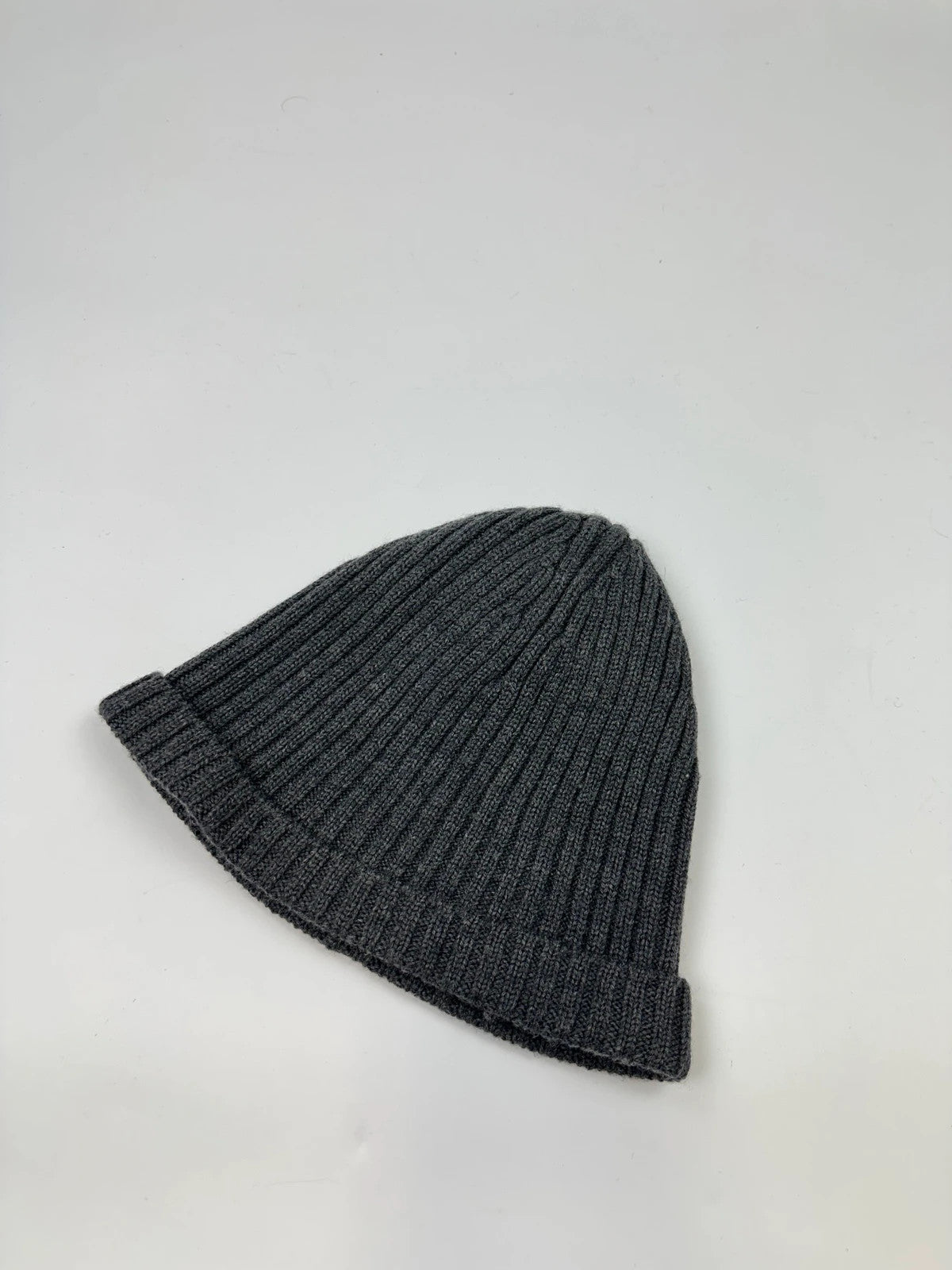 Prada Sport 00’s Grey Ribbed Wool Beanie RedTab