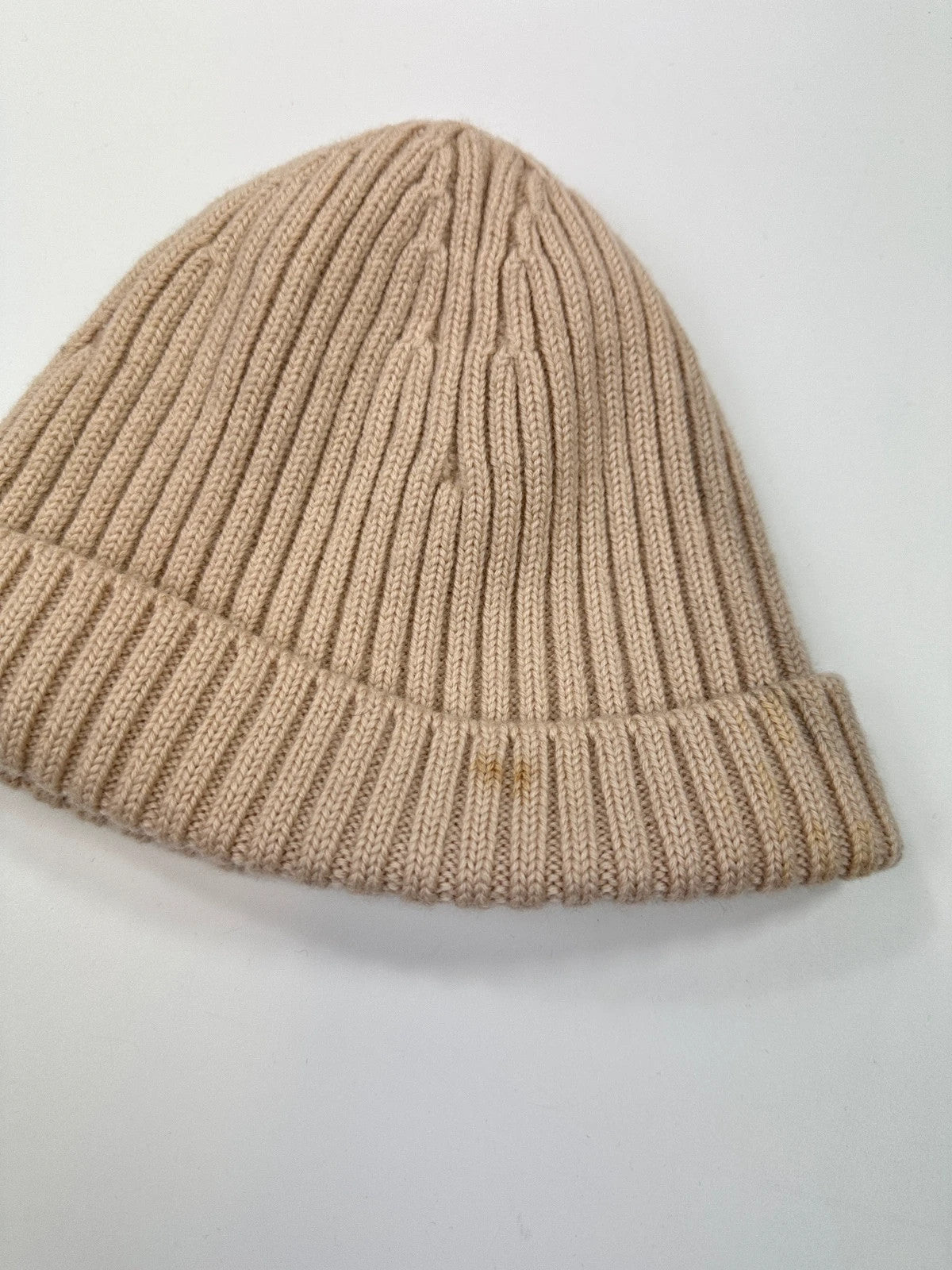 Prada Sport Early 00’s Beige Ribbed Wool Beanie RedTab