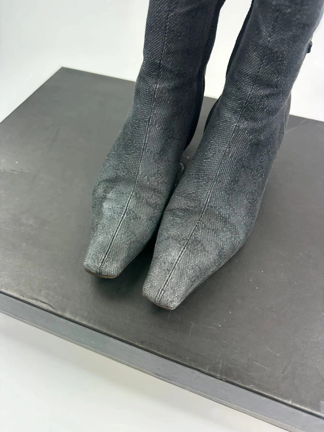 Gucci Black Monogram Boots Heels talon bout pointu