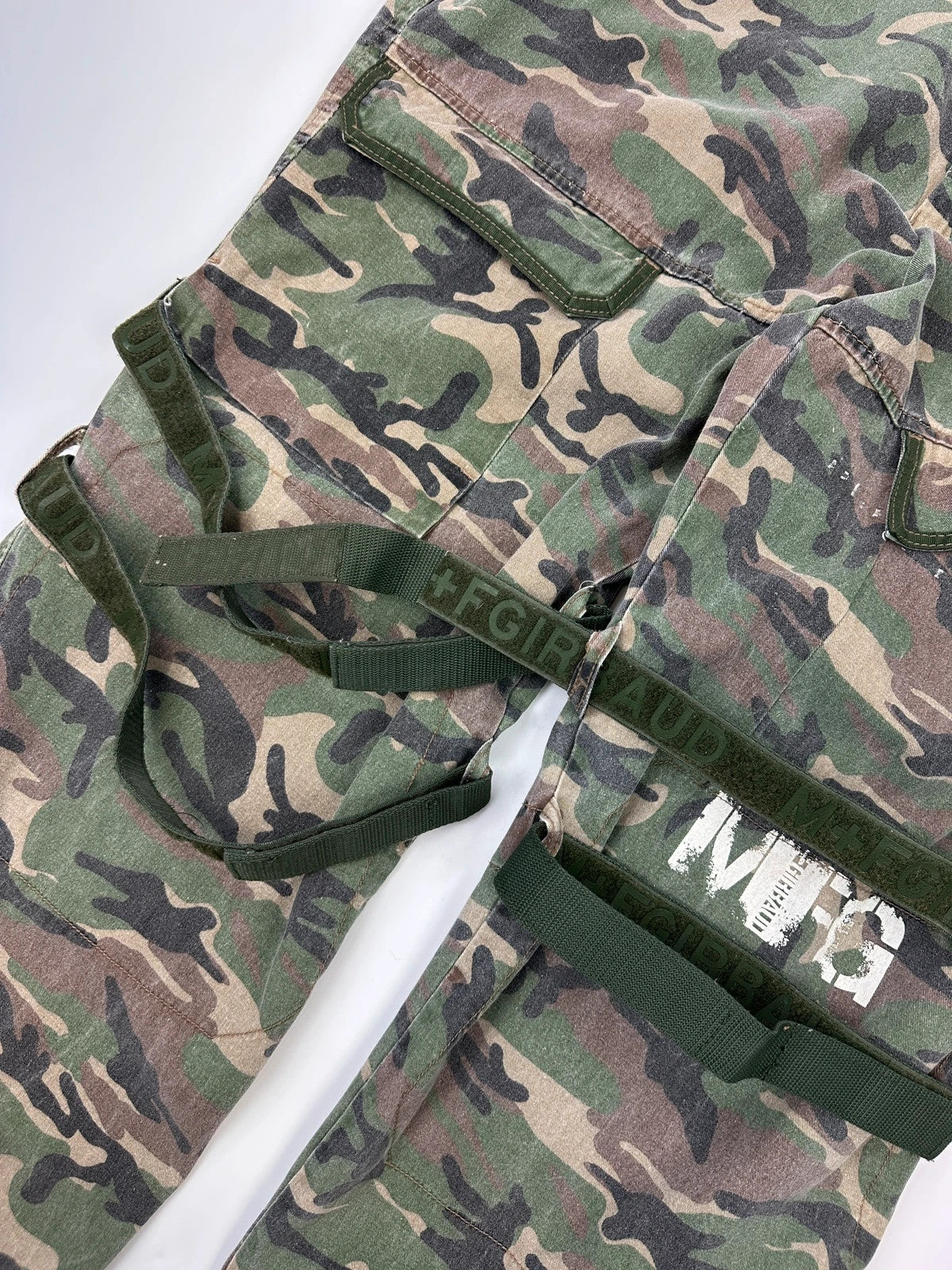 Marithé + François Girbaud 00’s Camo Baggy Straps Denim Pants
