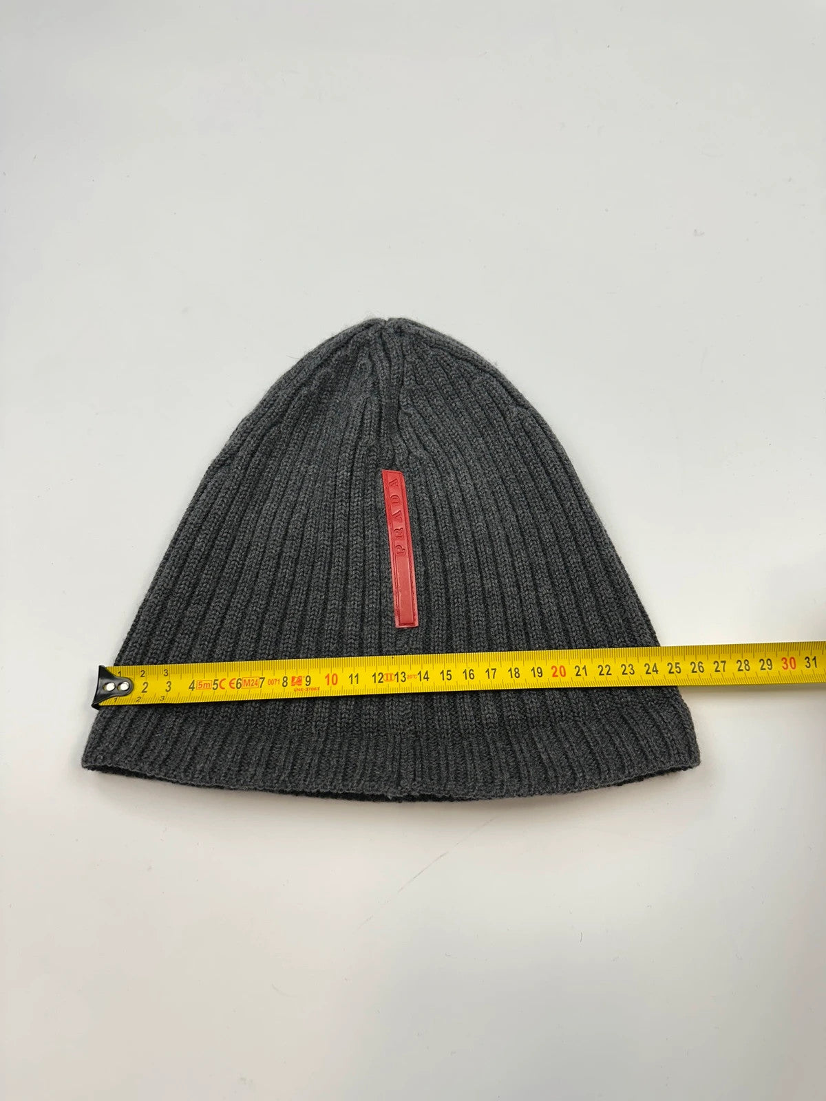 Prada Sport 00’s Grey Ribbed Wool Beanie RedTab