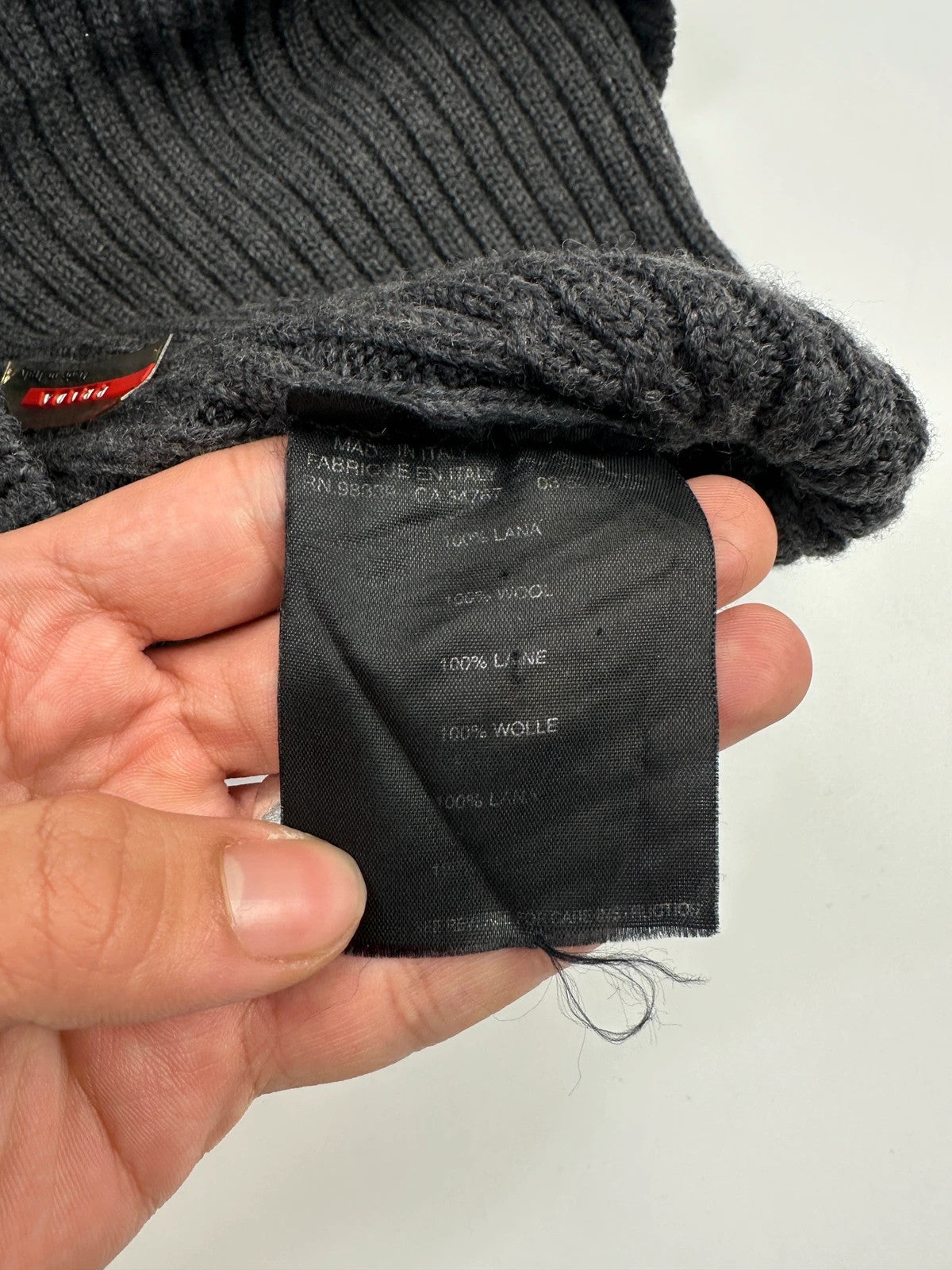 Prada Sport 00’s Grey Ribbed Wool Beanie RedTab