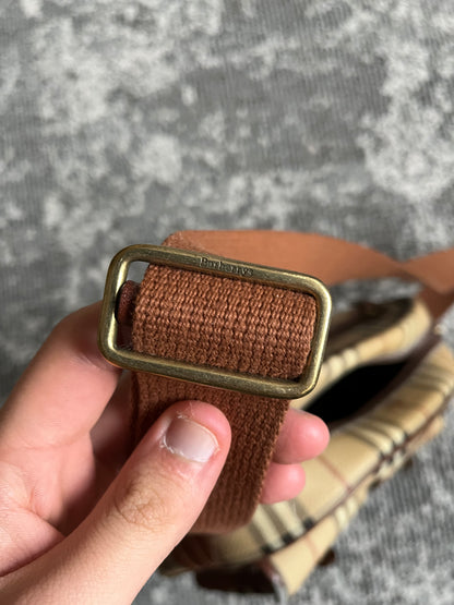 Burberrys Messenger Bag