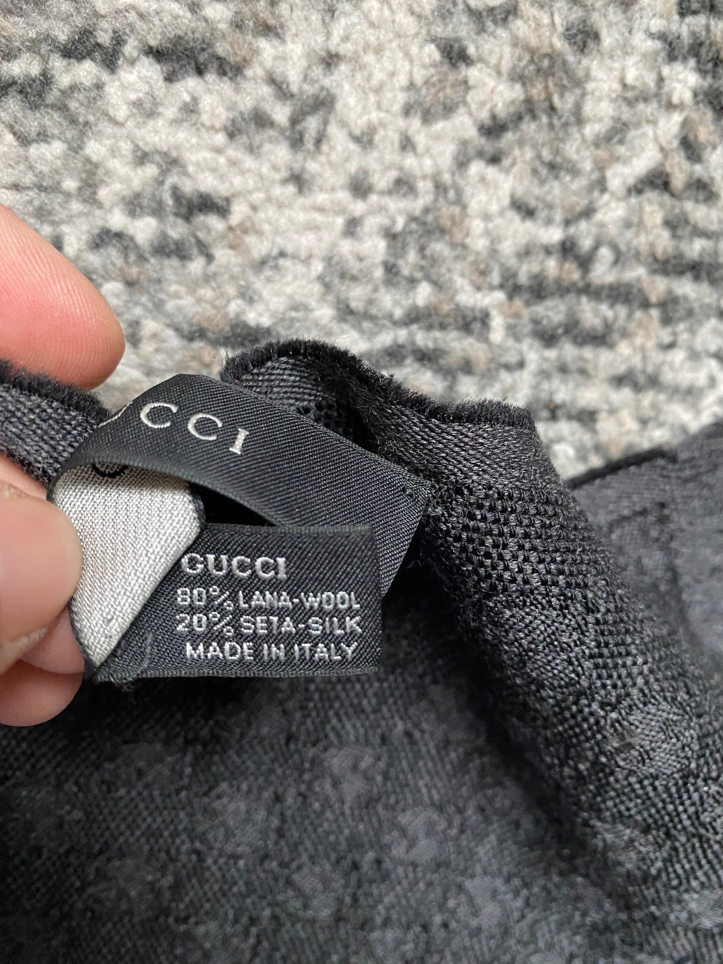 GUCCI BLACK SCARF