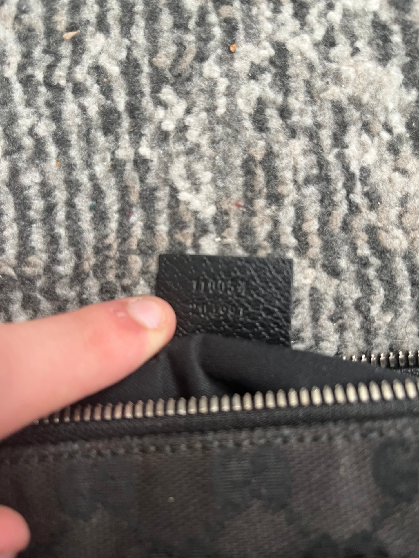 GUCCI BLACK MESSENGER BAG