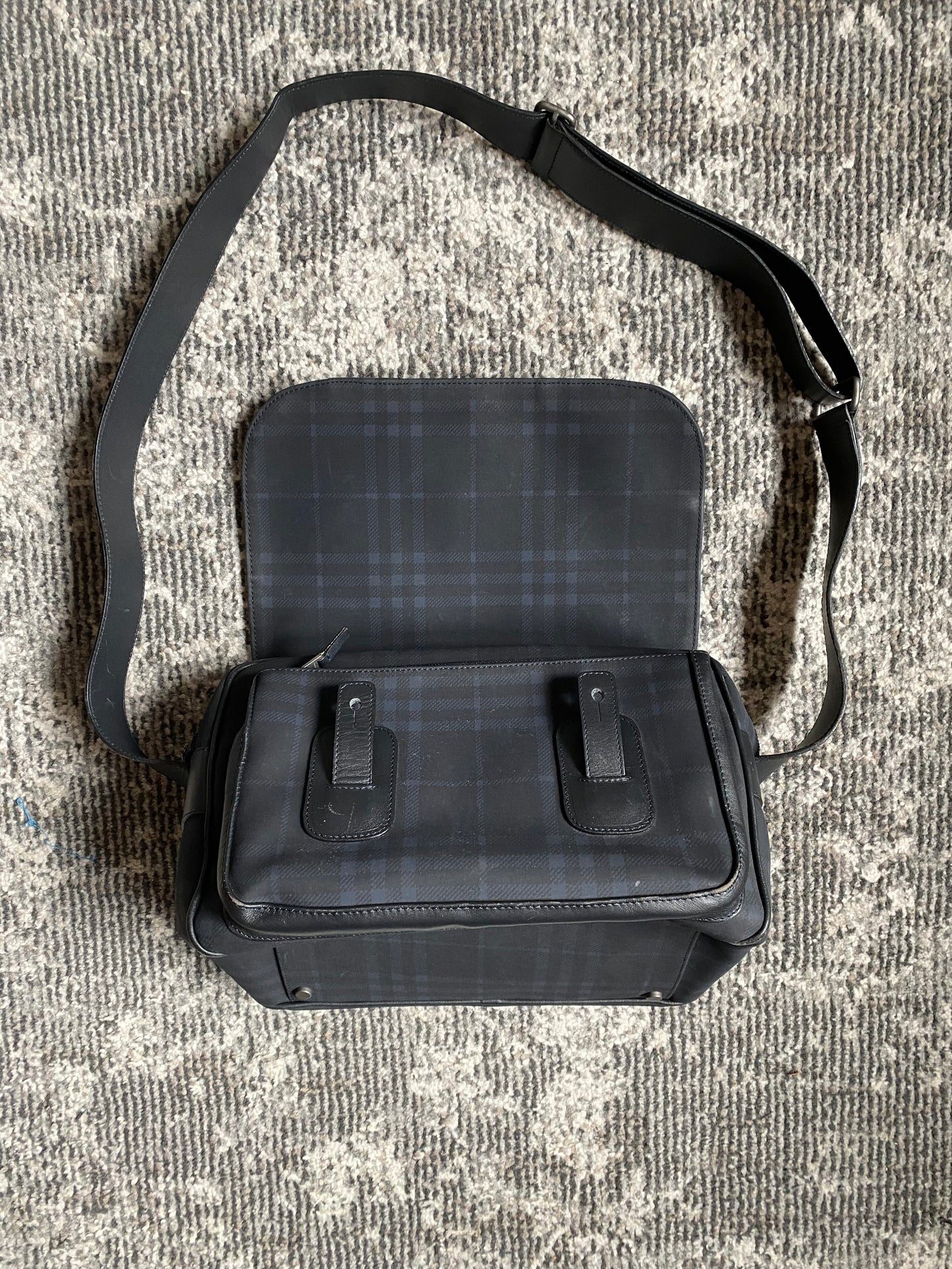 BURBERRY CAMERA BAG