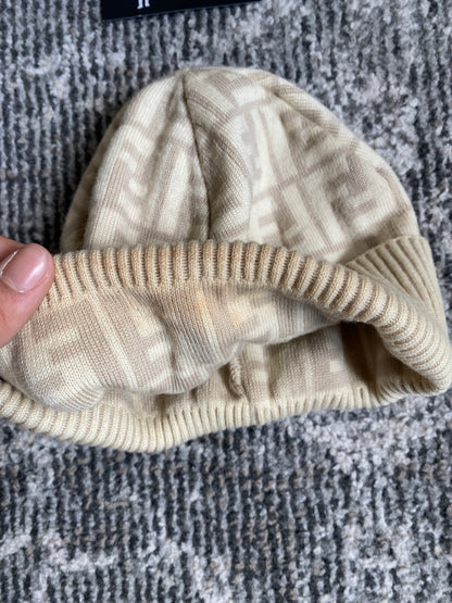 FENDI SET SCARF AND BEANIE