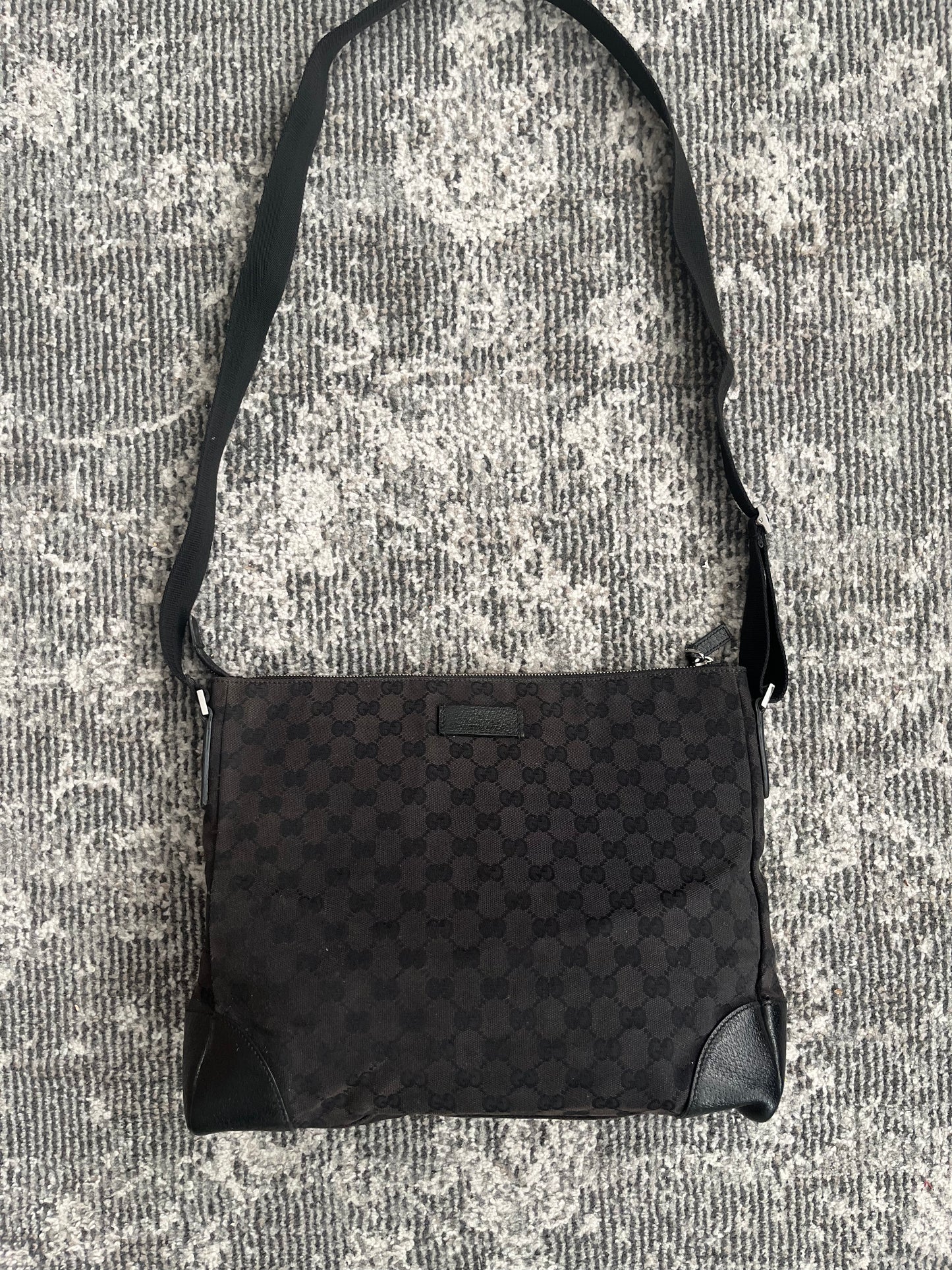 GUCCI BLACK MESSENGER BAG