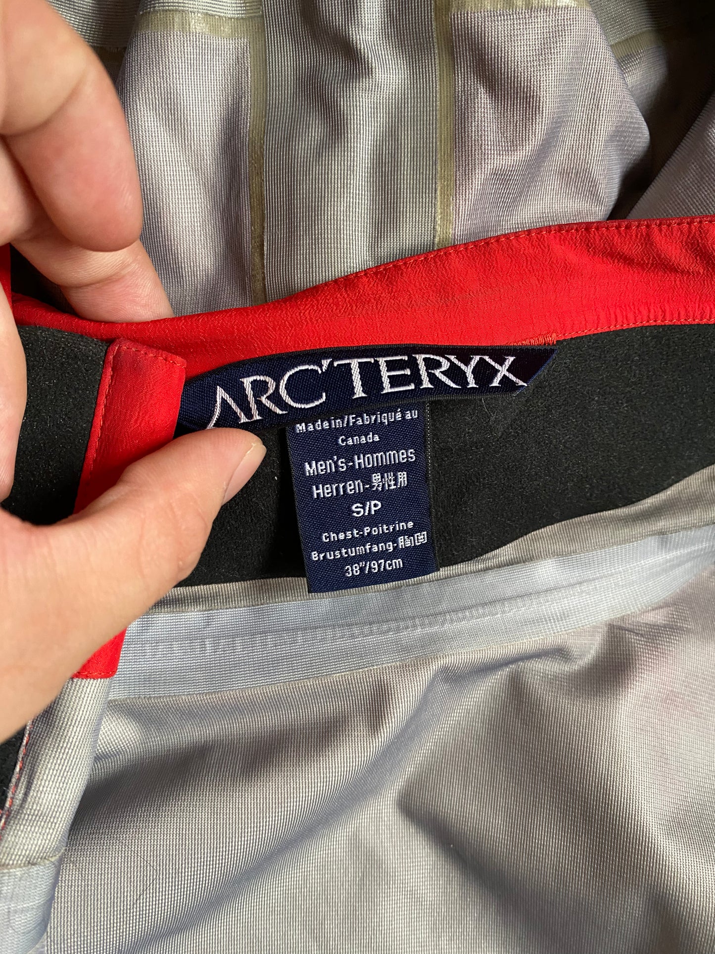 ARC’TERYX GORETEX JACKET