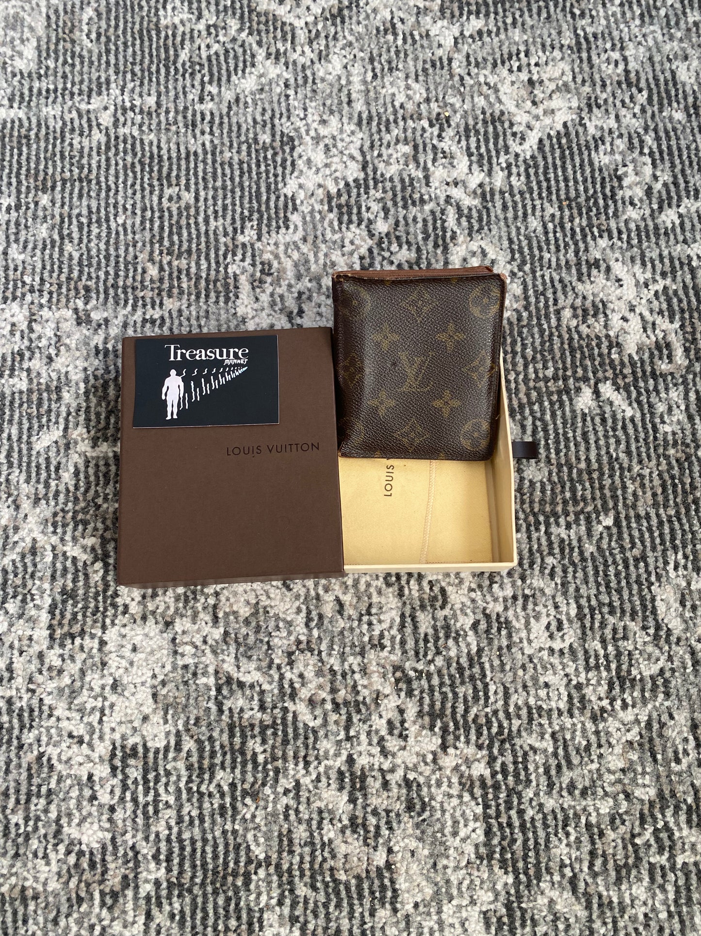 LOUIS VUITTON WALLET