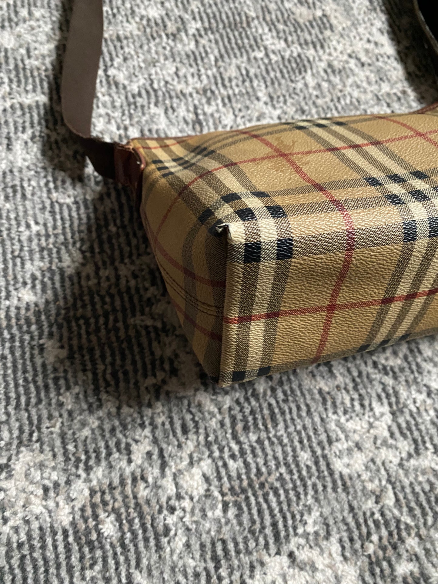 BURBERRY MESSENGER BAG