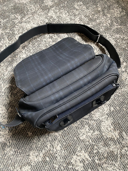 BURBERRY CAMERA BAG