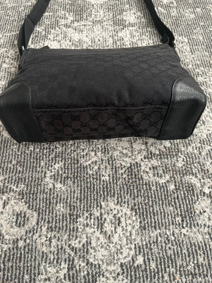 GUCCI BLACK MESSENGER BAG