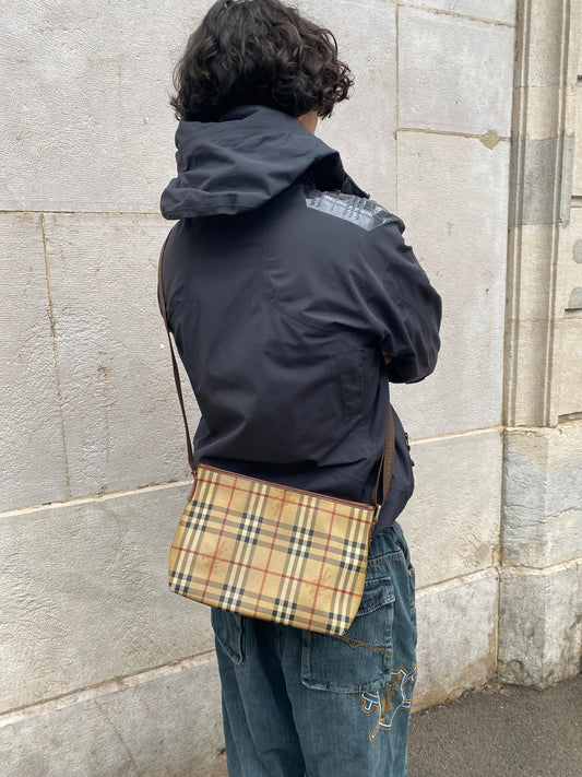 BURBERRY MESSENGER BAG