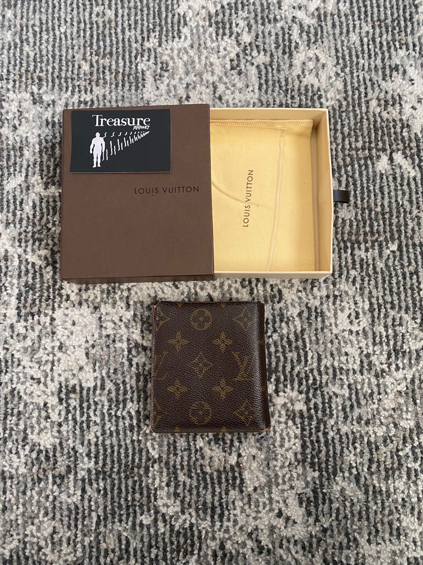 LOUIS VUITTON WALLET