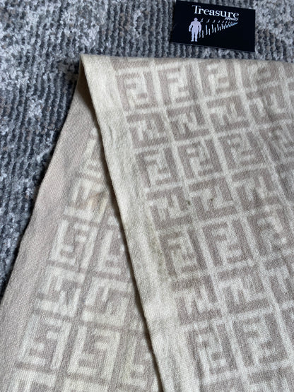 FENDI SET SCARF AND BEANIE