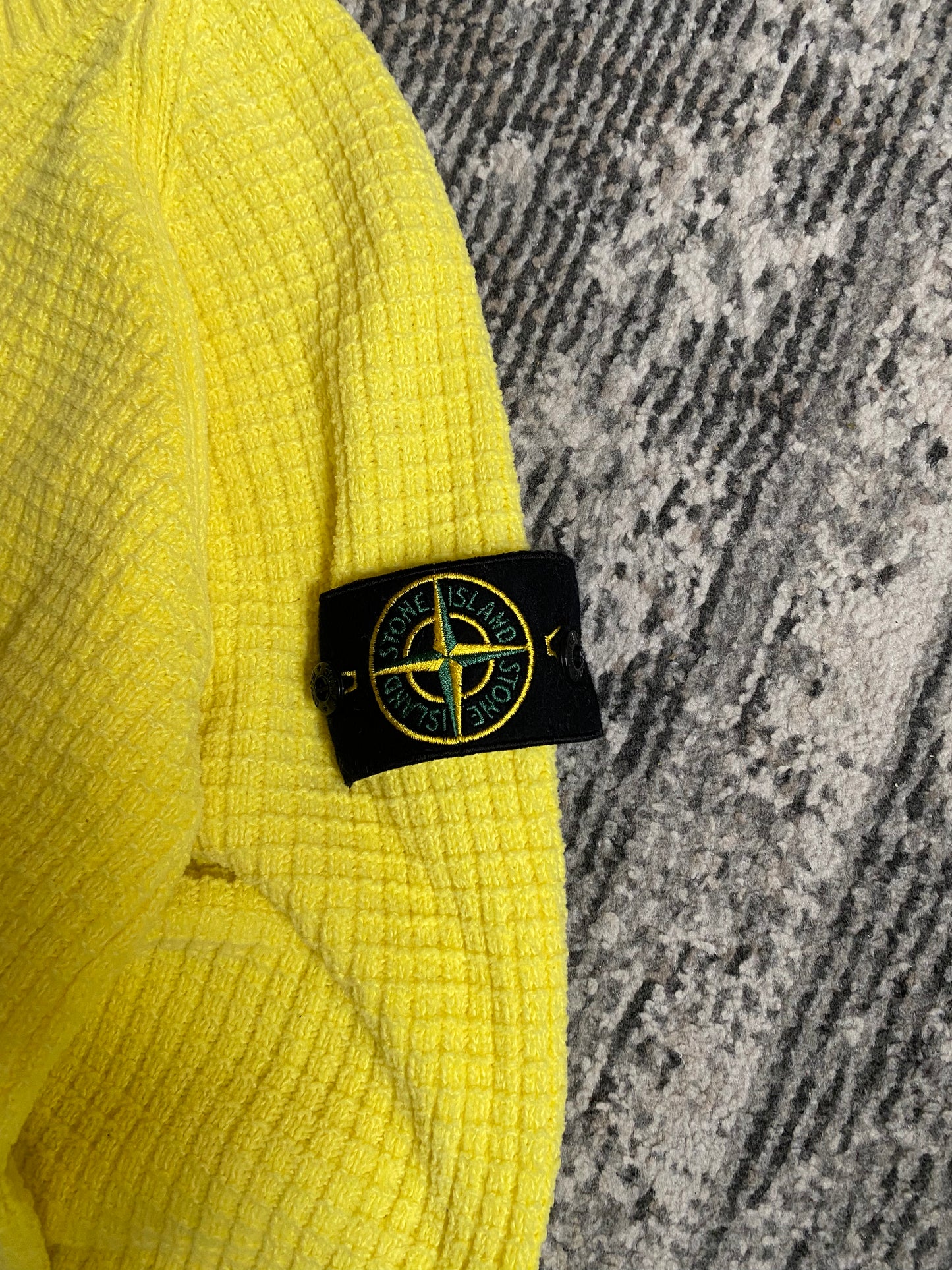 STONE ISLAND KNIT SWEATERS