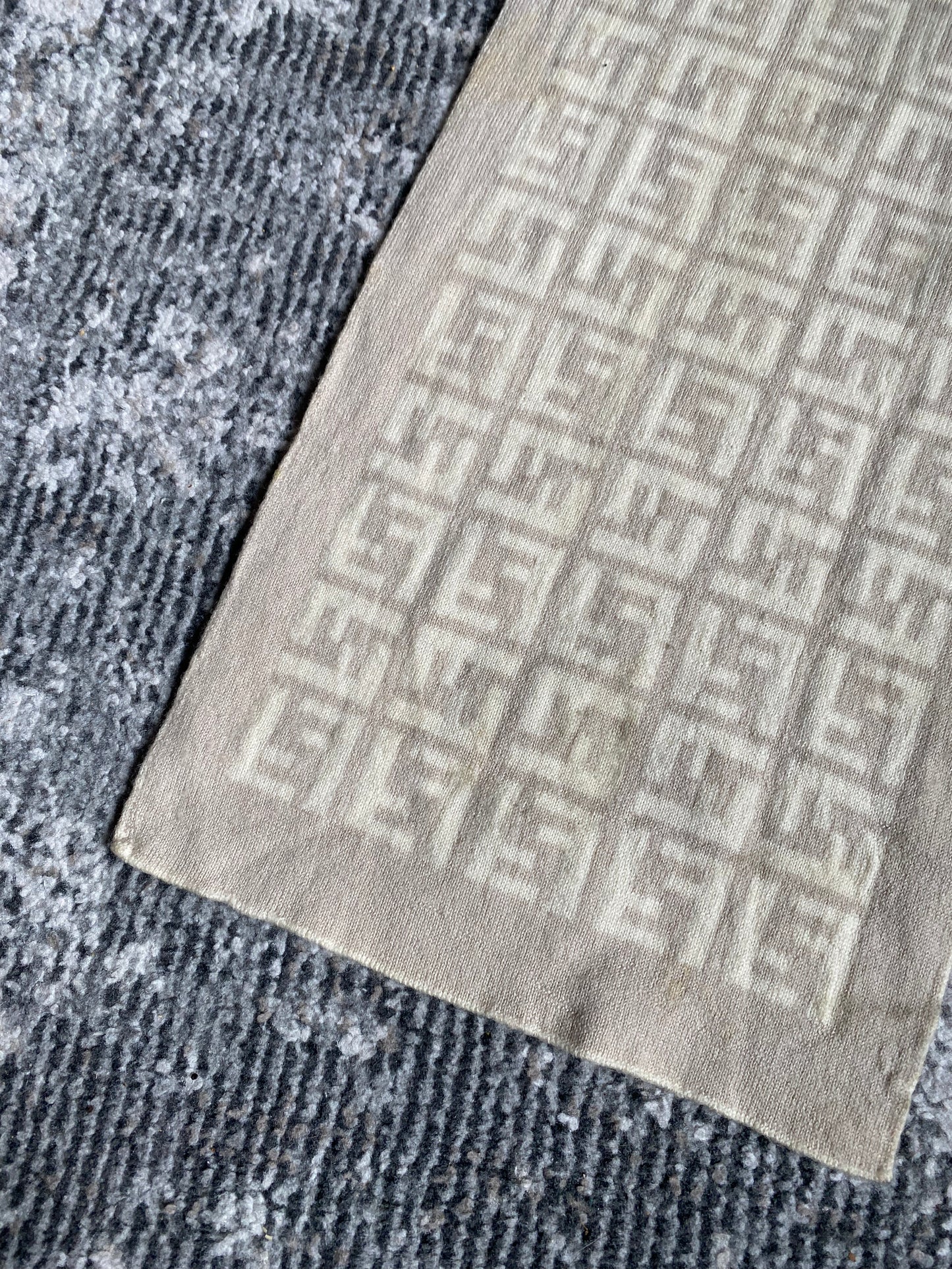 FENDI SET SCARF AND BEANIE