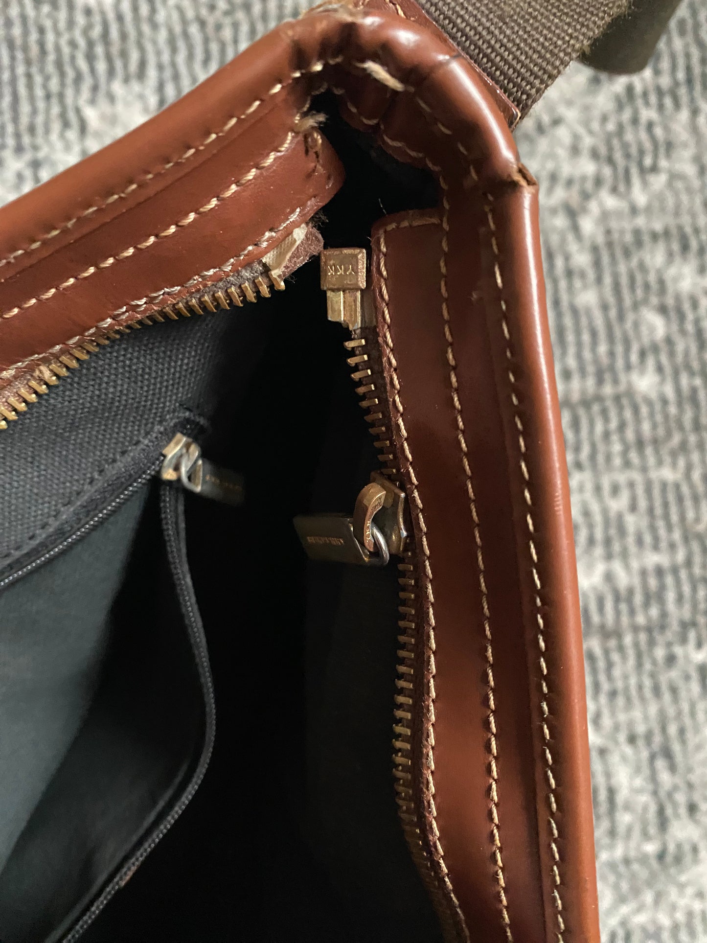 BURBERRY MESSENGER BAG